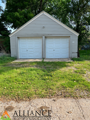 One Stall of Garage For Rent!