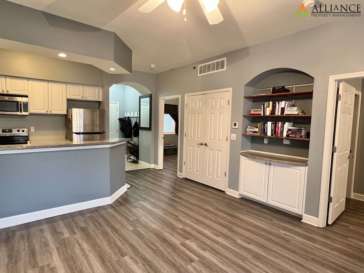 Manhattan House: 2211 College Ave. #103