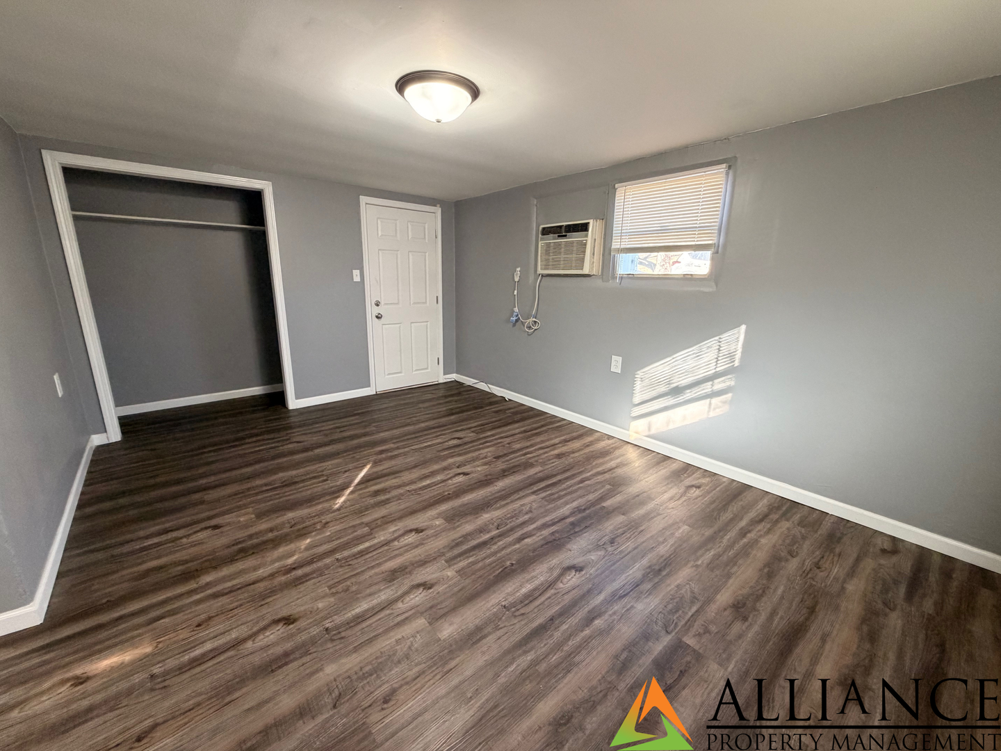 Manhattan Apartment: 1021 Quivera Dr.