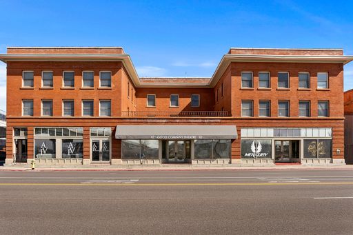 Downtown 1 Bed, 1 Bath! Save Up to $1,568 in Rent + $400 Deposit OAC – Apply Today! – photo 1