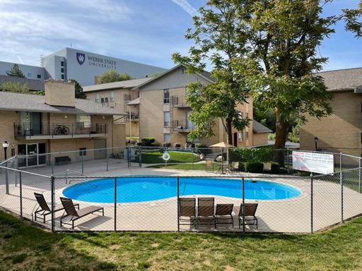 WOW! Up to $2390 in Rent Credit for Summer Move Ins! 2 Bed 1 Bath Apartment Close to Weber State University! – photo 1