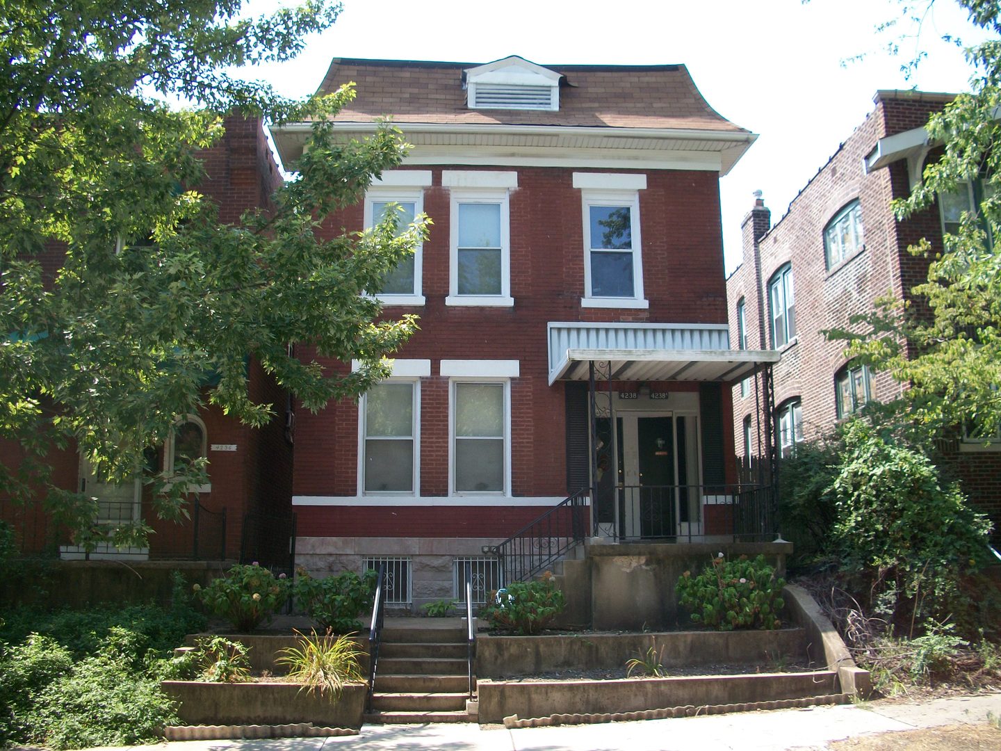 St. Louis Apartment: 4238 Botanical