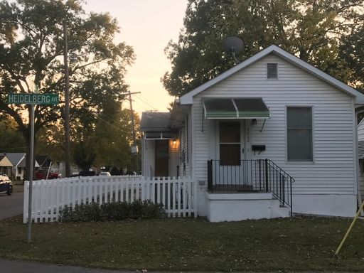 COMING SOON! Cute South County Cottage with White Picket fence, and Garage – photo 1