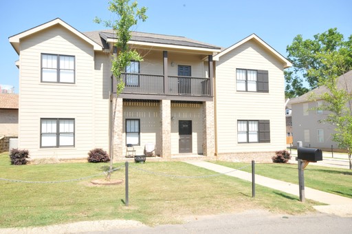 Cloverdale - 4 Bedroom / 4 Bath - Located in Meador Drive, Wesley Place Area – photo 1
