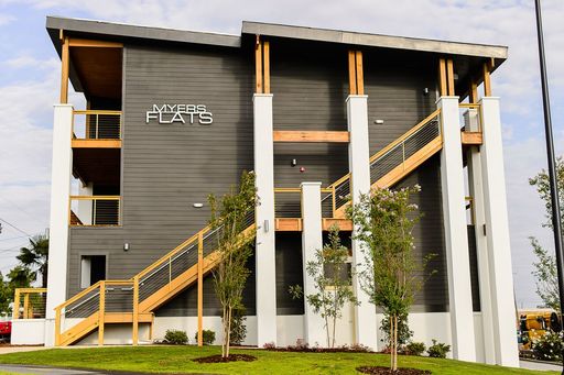 Myers Flats - 3 Bedroom 3 Bath -.5 Miles from U of A – photo 1