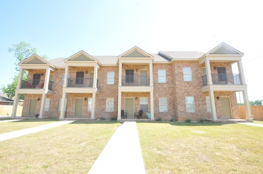 3 Bedroom / 3 Bath - Wesley Place on Meador Drive – photo 1