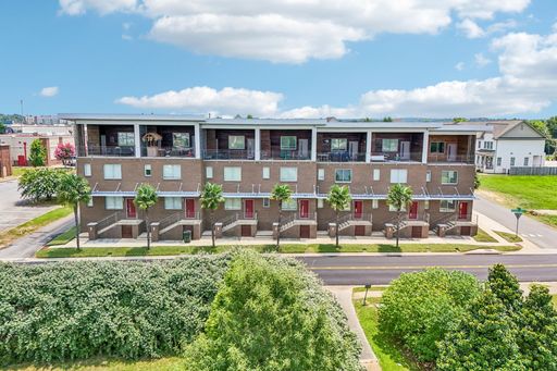 The Edge Townhomes 3 bedroom 3.5 bath (One Unit Left!) – photo 1