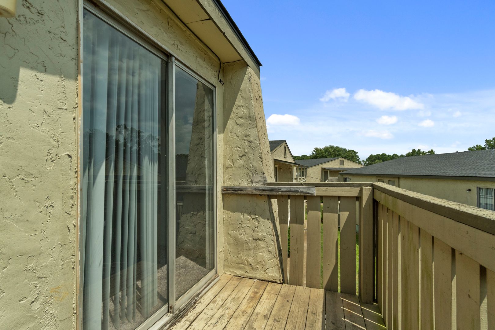 Longview Apartment: 614 Gilmer Rd.