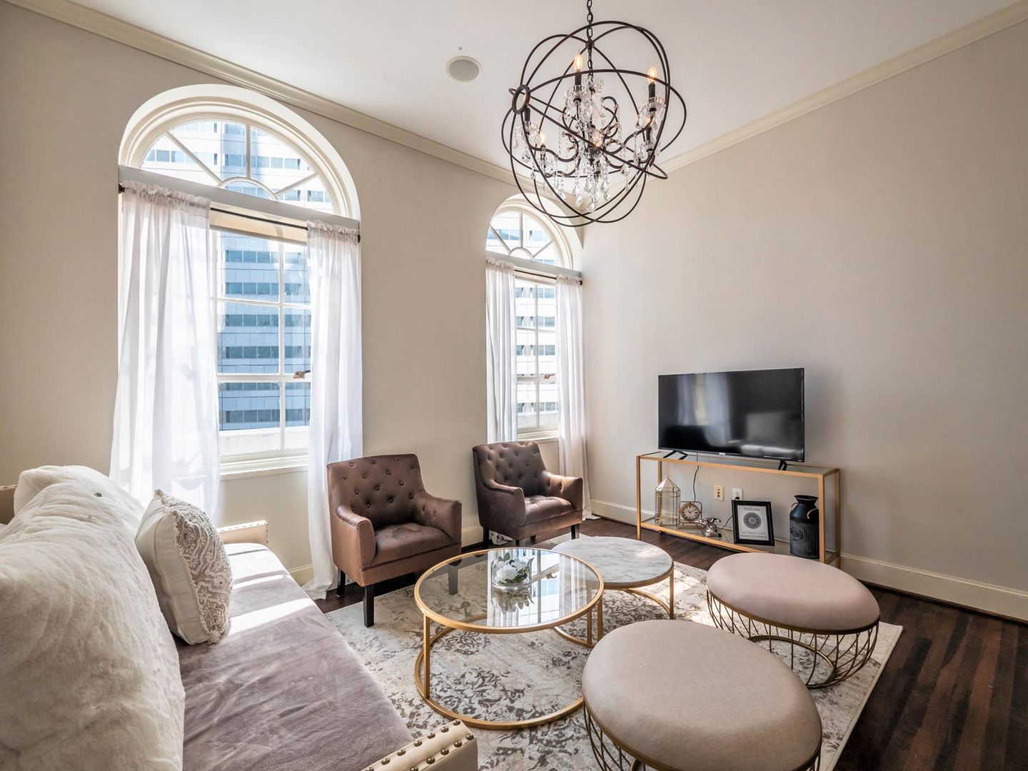 Dallas Apartment: 400 N Ervay St