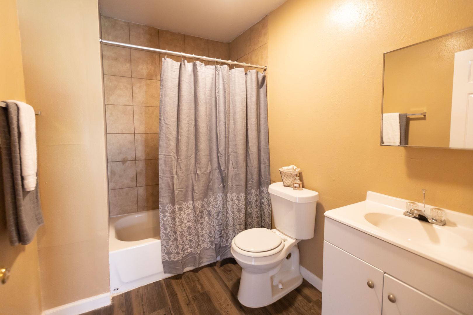 Lewisville, Apartment: 1090 S. Charles St.