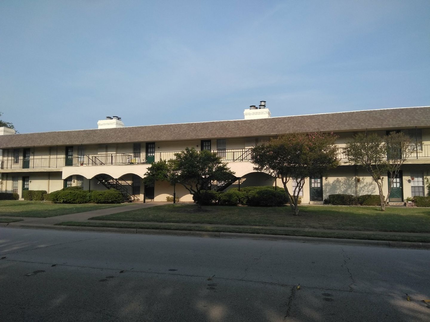 Richardson Apartment: 800 W. Spring Valley Rd.