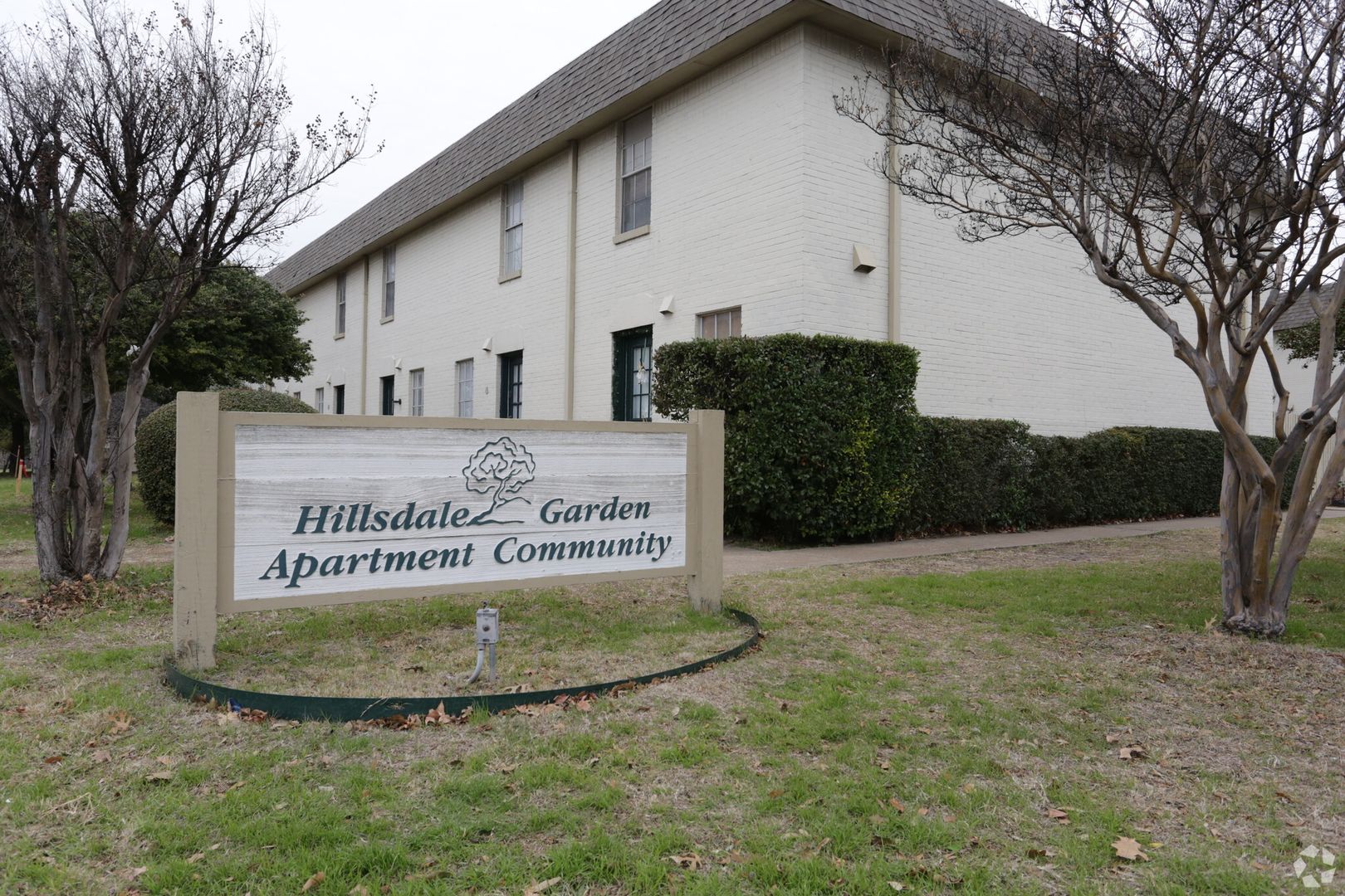 Richardson Apartment: 800 W. Spring Valley Rd.