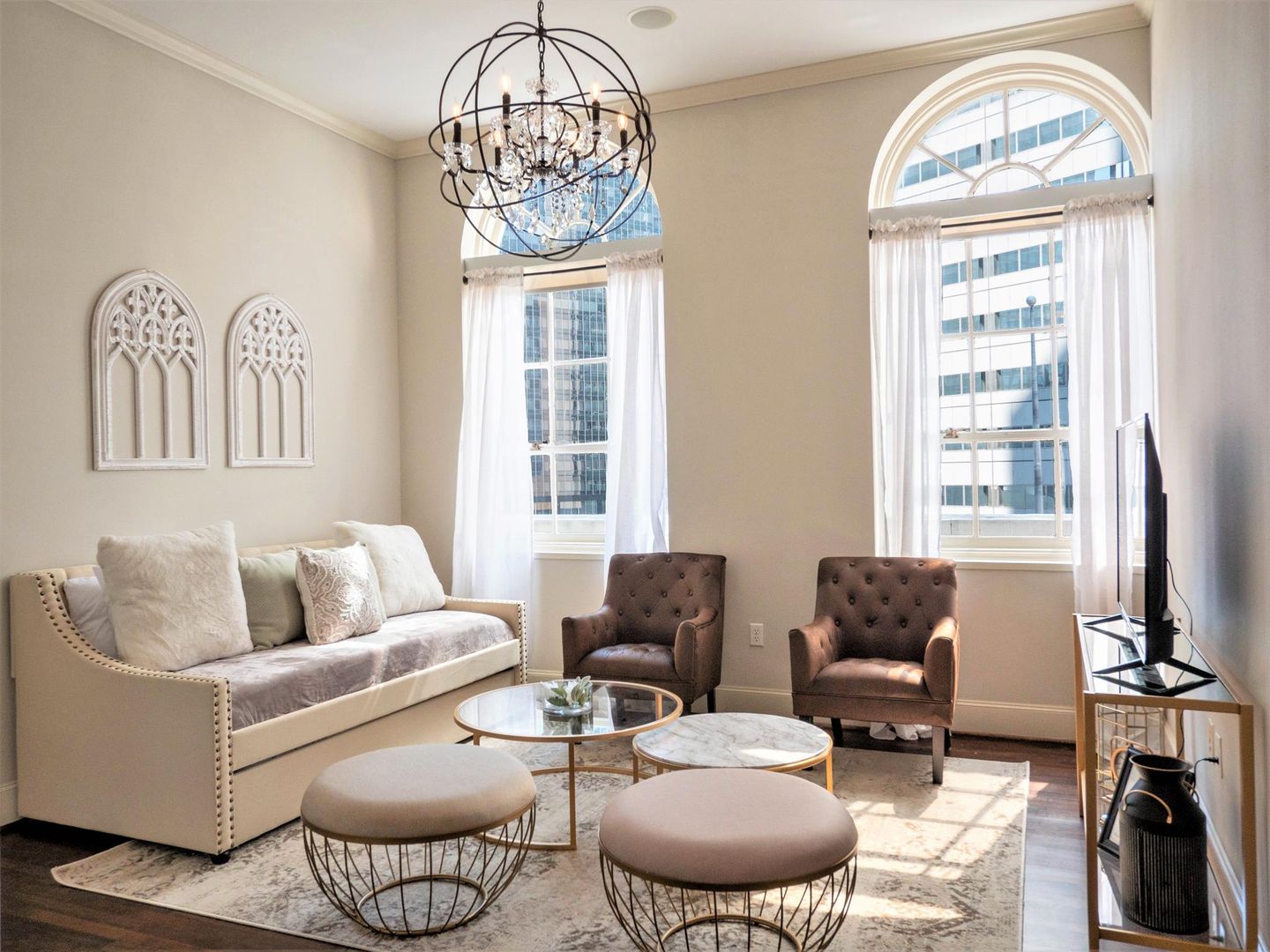 Dallas Apartment: 400 N Ervay St