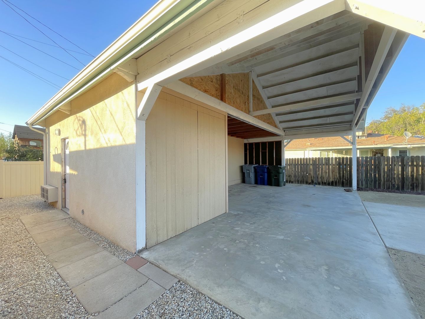 Redlands Apartment: 1334 E. Brockton Ave.