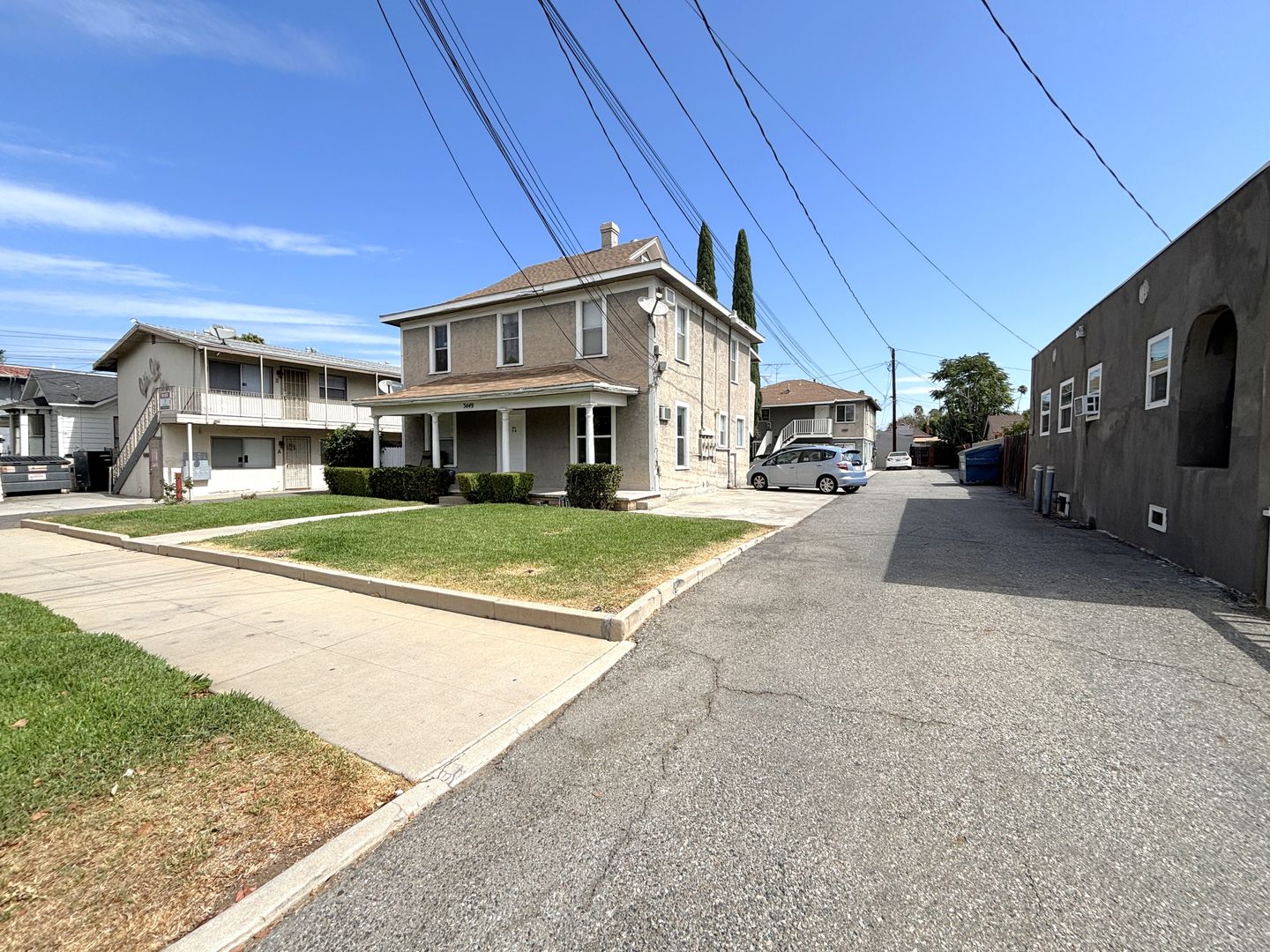 Riverside Apartment: 3447-3449 4th St.