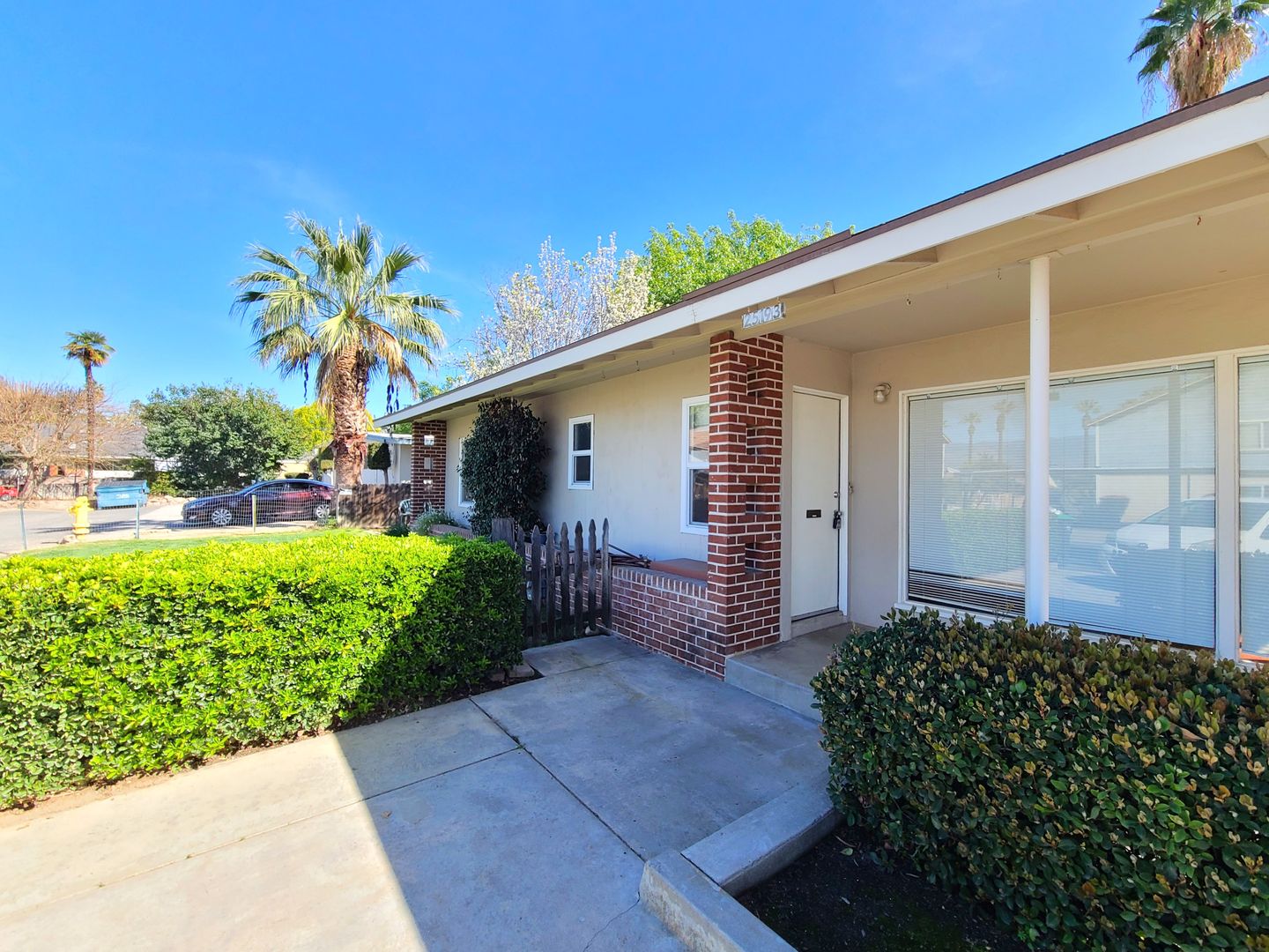 Loma Linda Apartment: 25193 Starr St