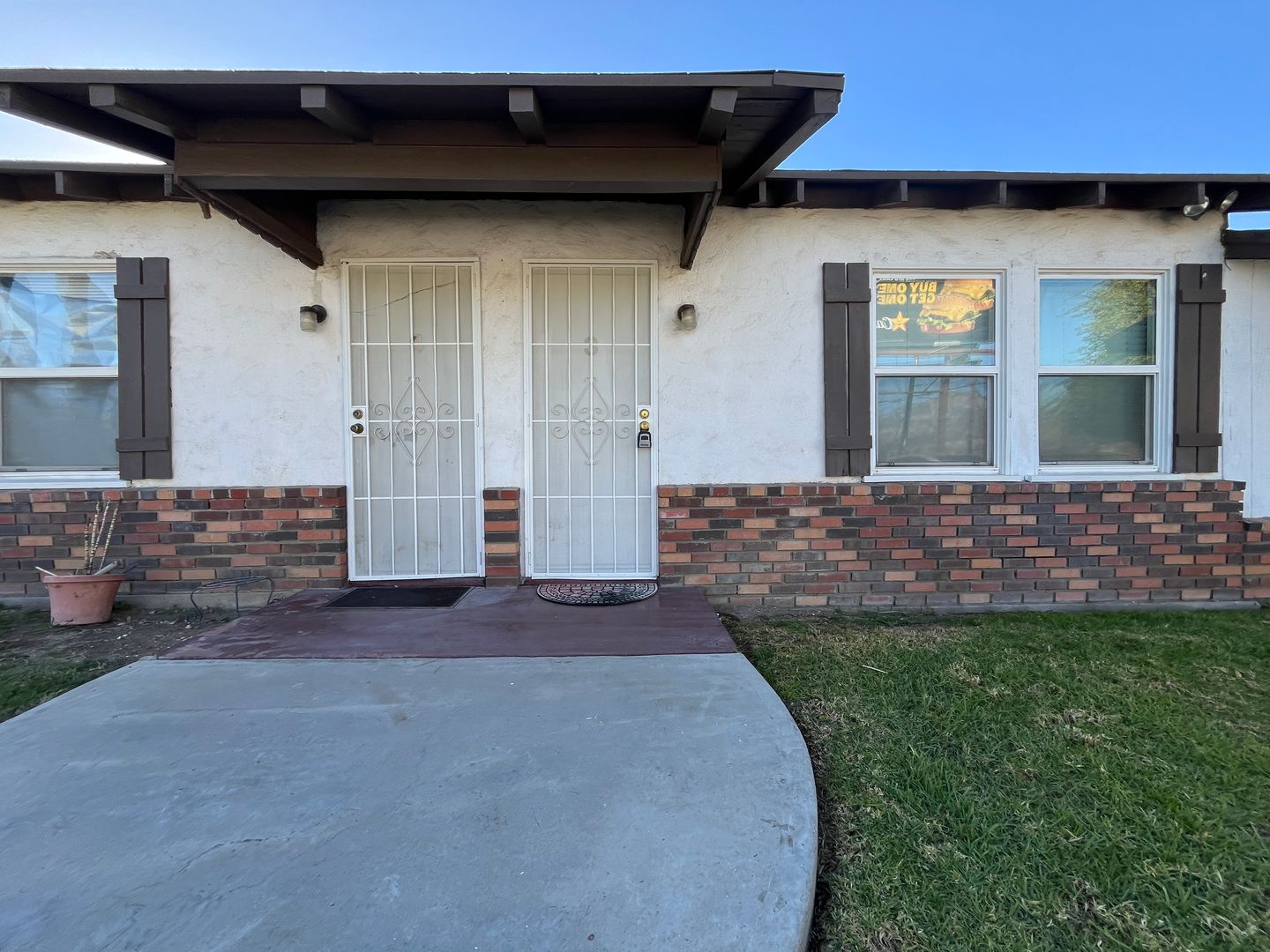 Redlands Apartment: 31951 Outer Highway 10