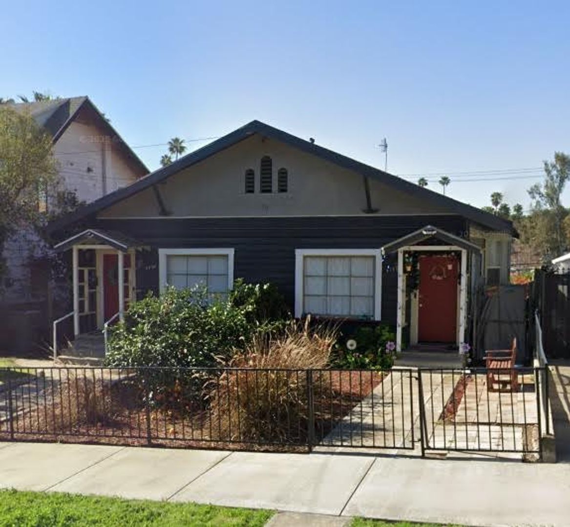 Riverside Apartment: 4160-4163 El Dorado Street