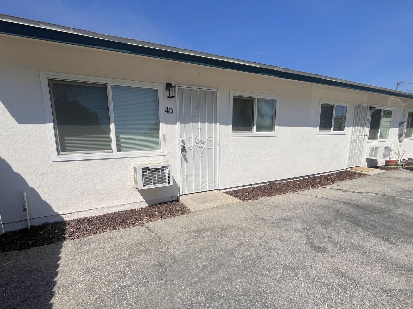 Mentone Apartment: 1342 Agate Ave.