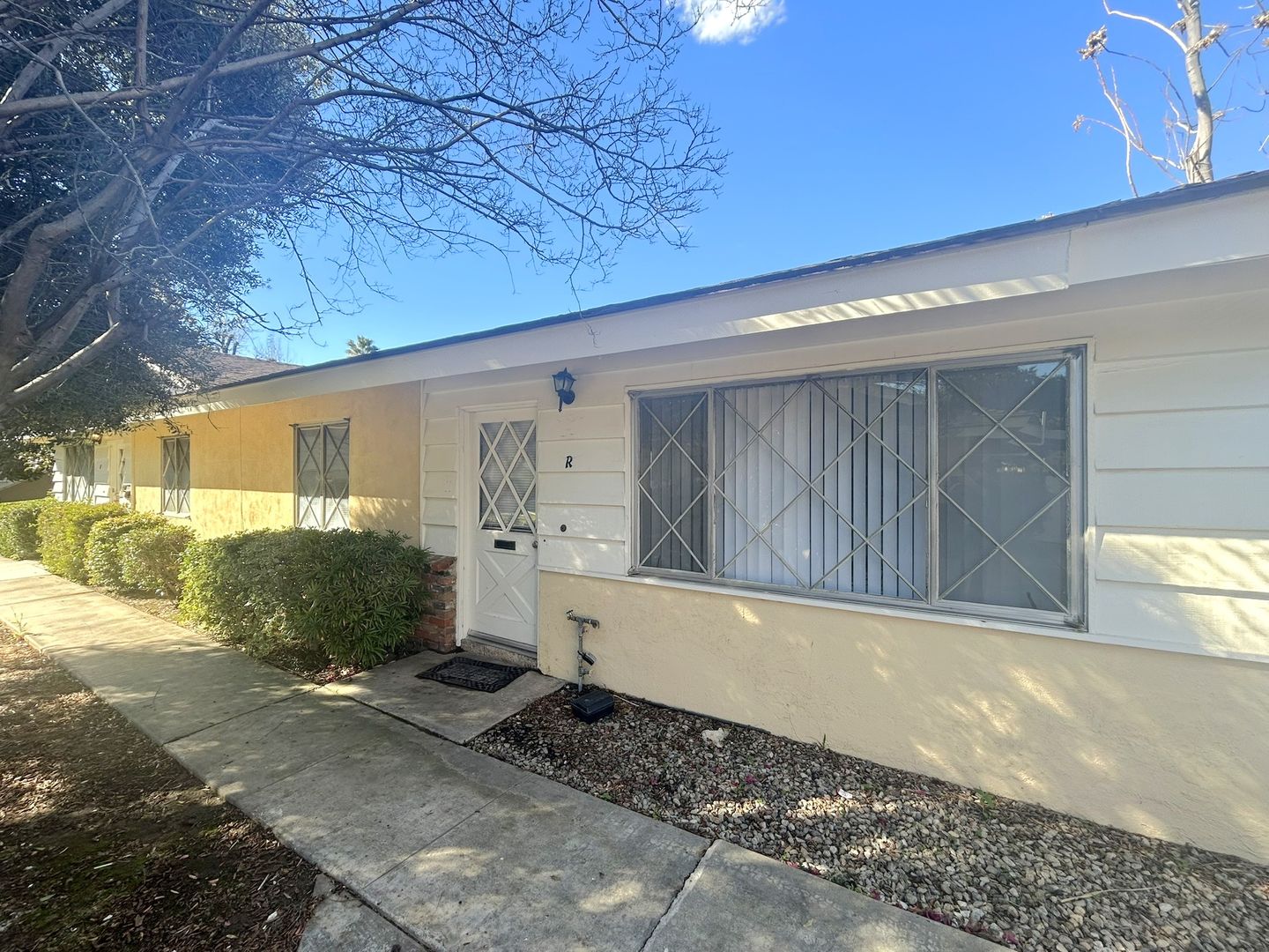 Redlands Apartment: 534 Roosevelt Rd