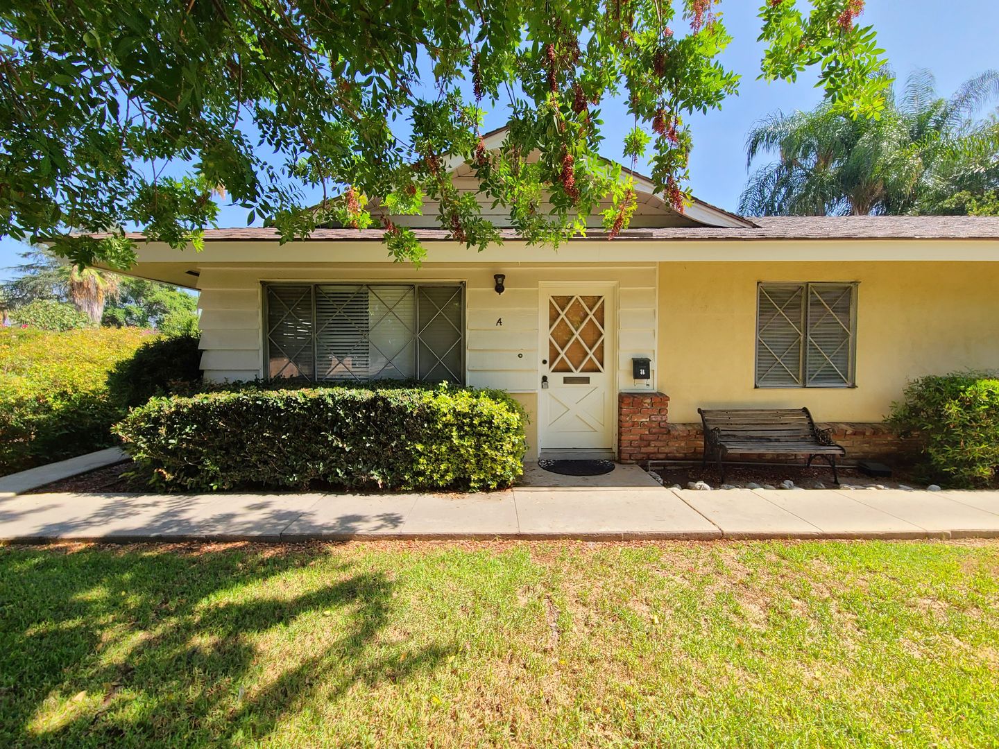 Redlands Apartment: 534 Roosevelt Rd