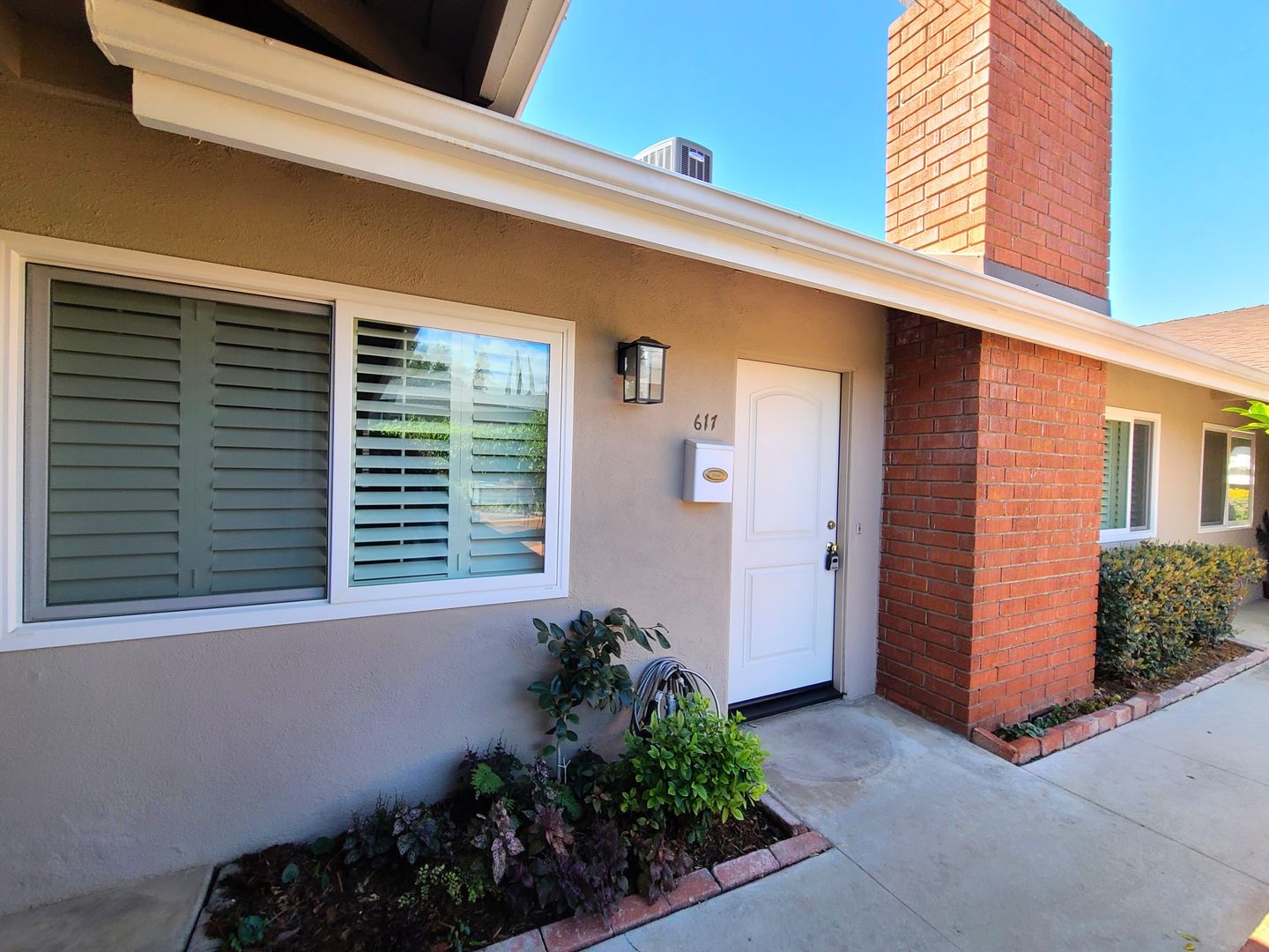 Redlands Apartment: 613-619 Pine Ave.