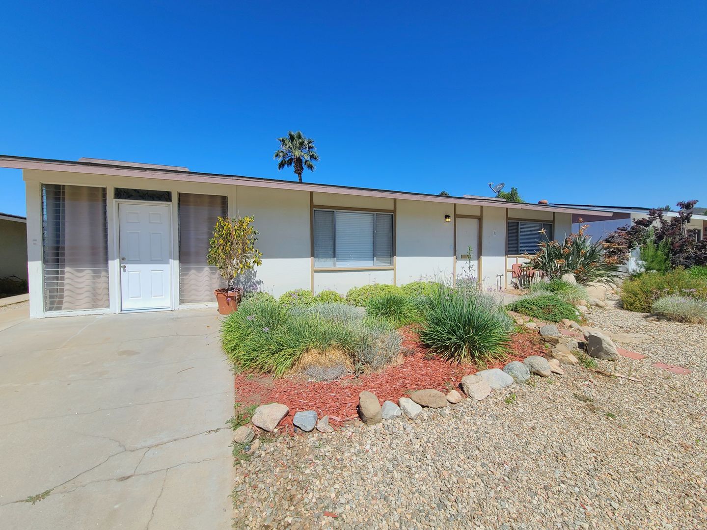Yucaipa House: 11904 4th St