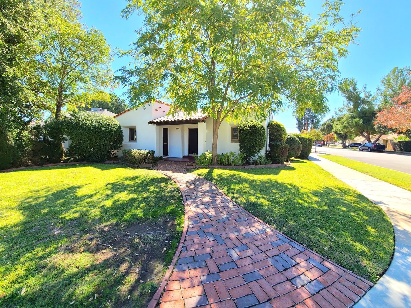 Redlands House: 902 College Ave.