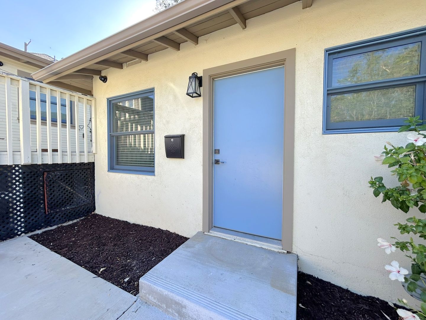 Redlands Apartment: 118 S. Buena Vista St.