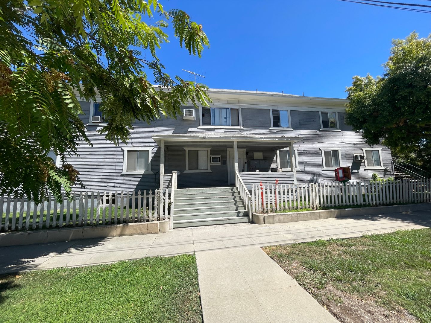 Riverside Apartment: 3390 Lime Street