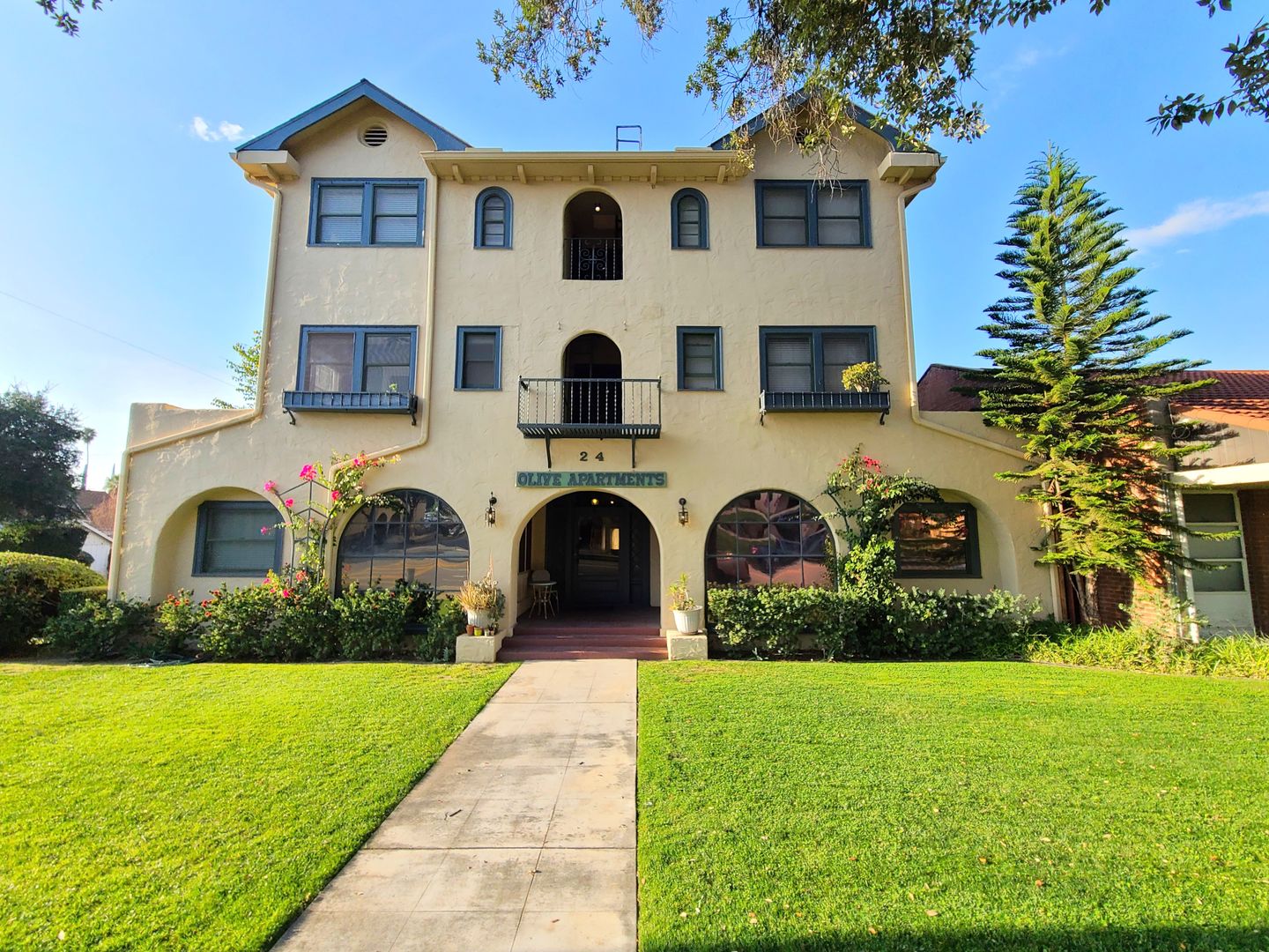 Redlands Apartment: 24 W. Olive Ave.