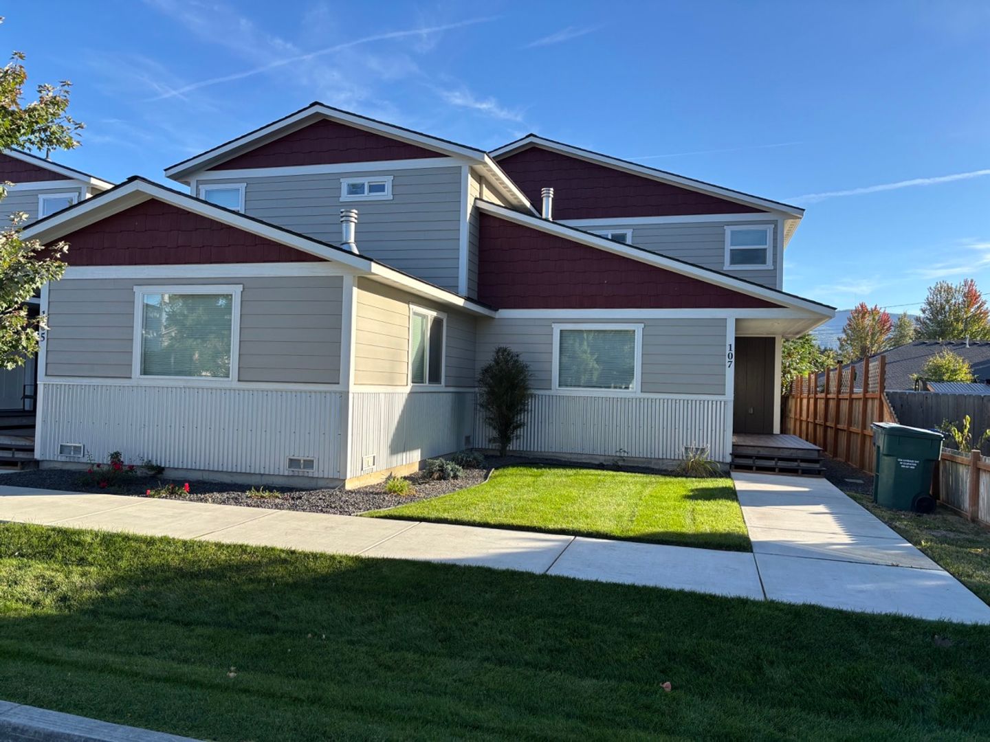 Post Falls Apartment: 105 & 107 W. 10th Ave.