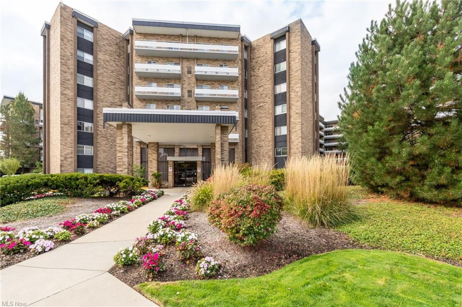 Lyndhurst Condo: 2202 Acacia Dr. Unit 612