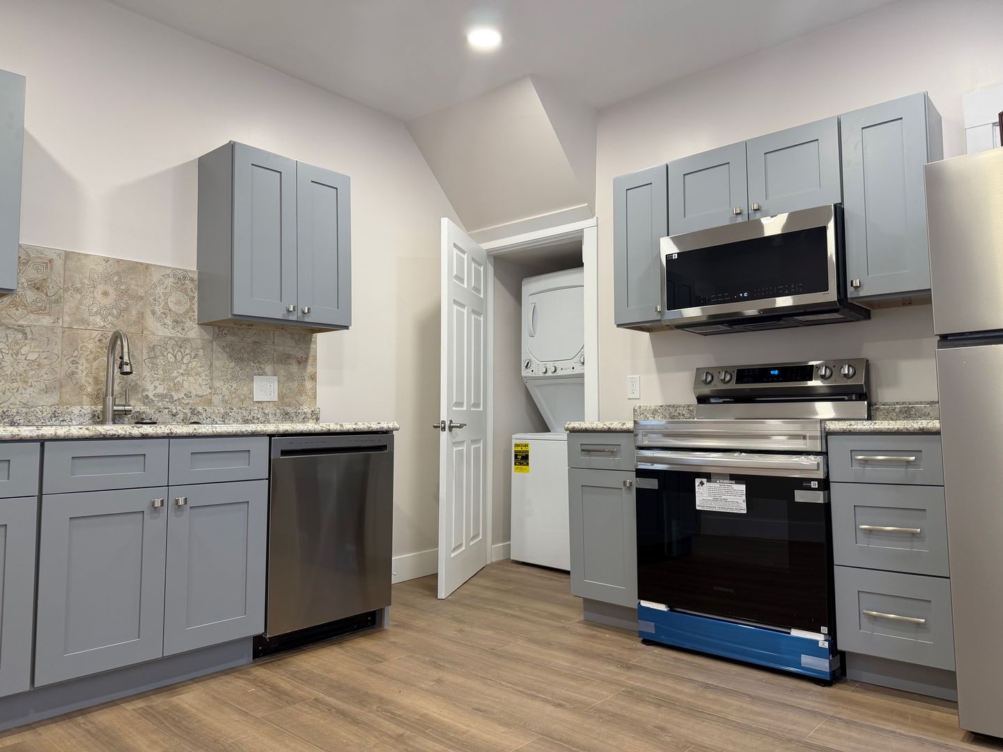 Cleveland Apartment: 4300 Apple Ave