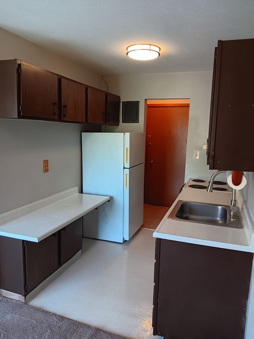 Chagrin Fals House: 355 Solon Rd. Unit 315