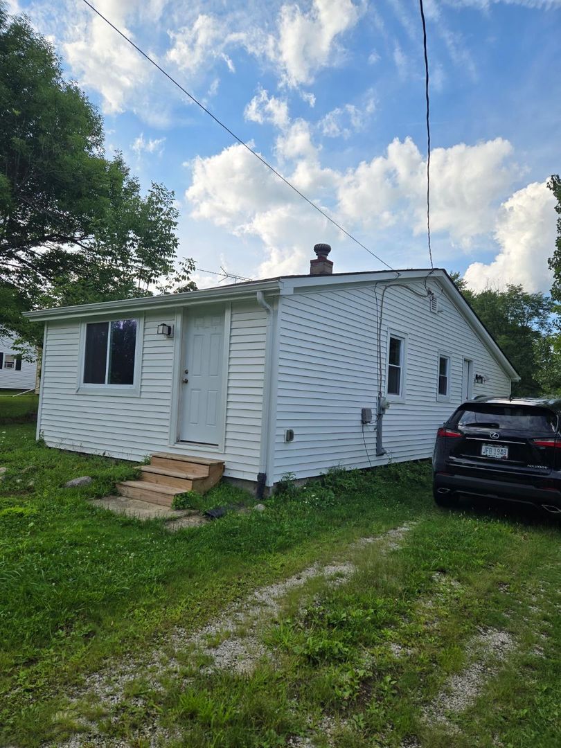 Aurora House: 1094 Moneta Rd