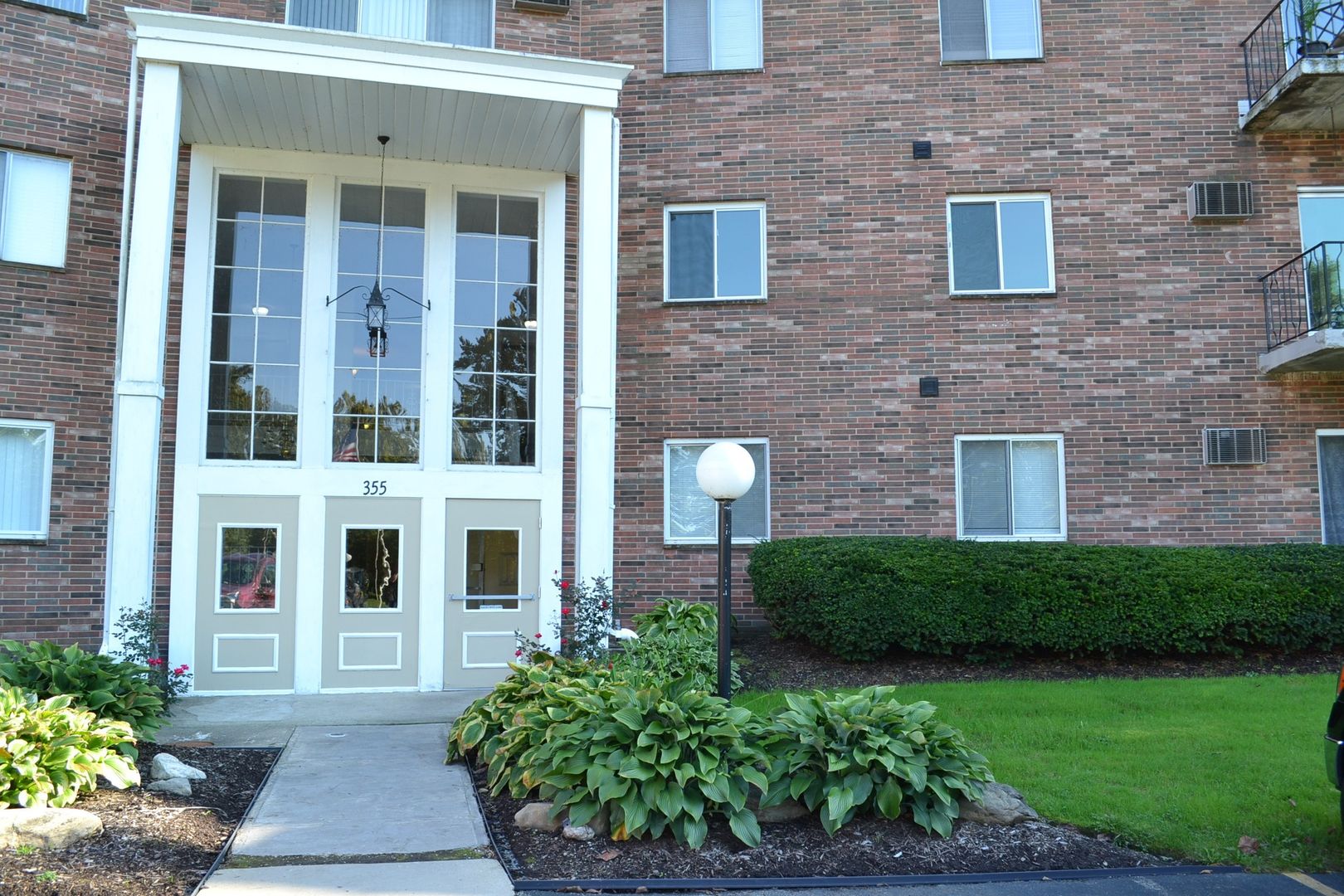 Chagrin Fals House: 355 Solon Rd. Unit 315