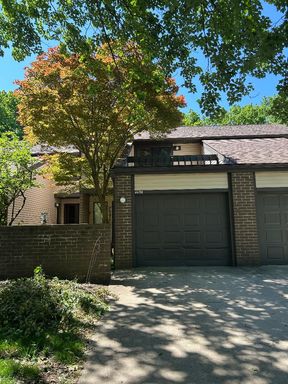 3 Bedroom Condo with Full Finished Basement for Rent