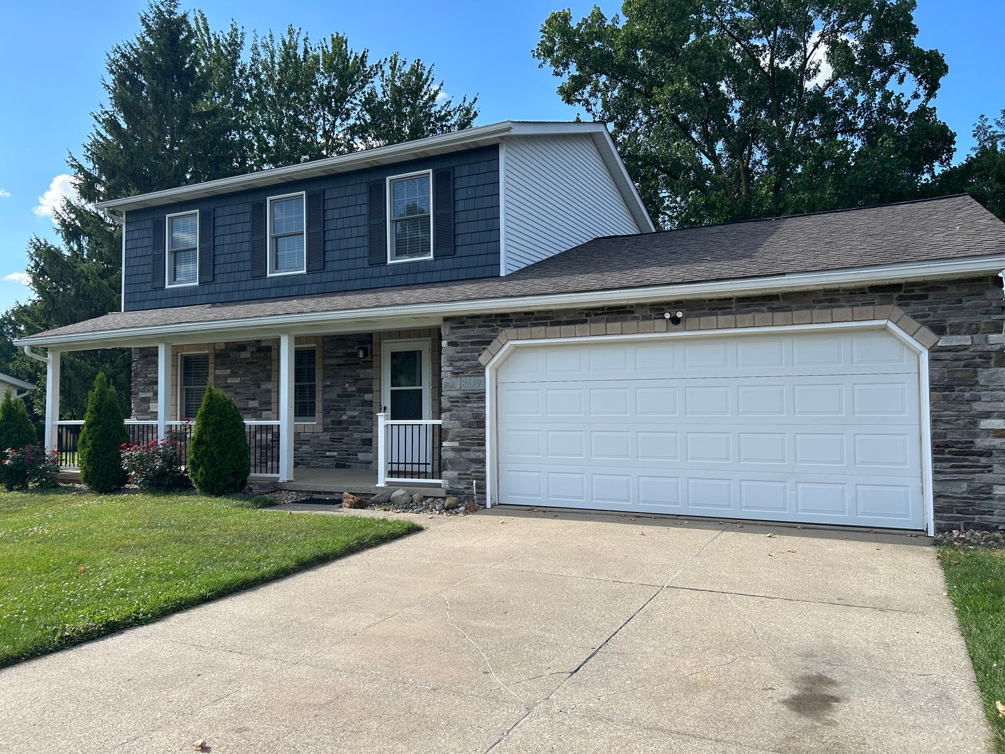Strongsville House: 8659 GROVESIDE DR