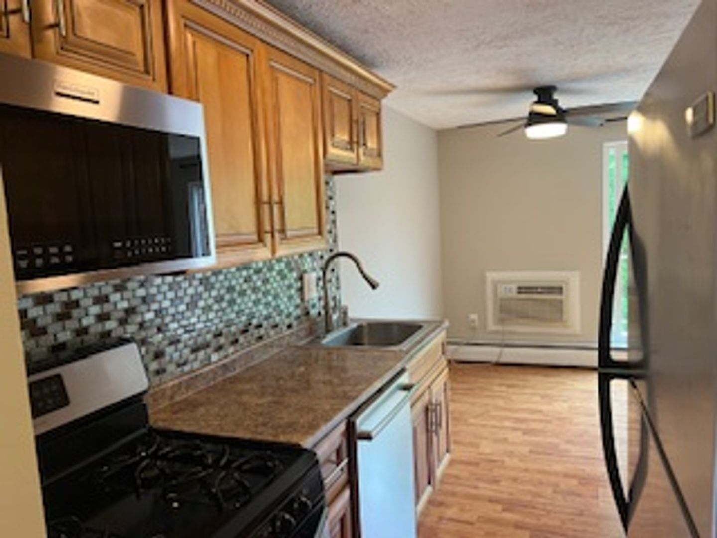 Chagrin Falls House: 6000 Nob Hill Dr.