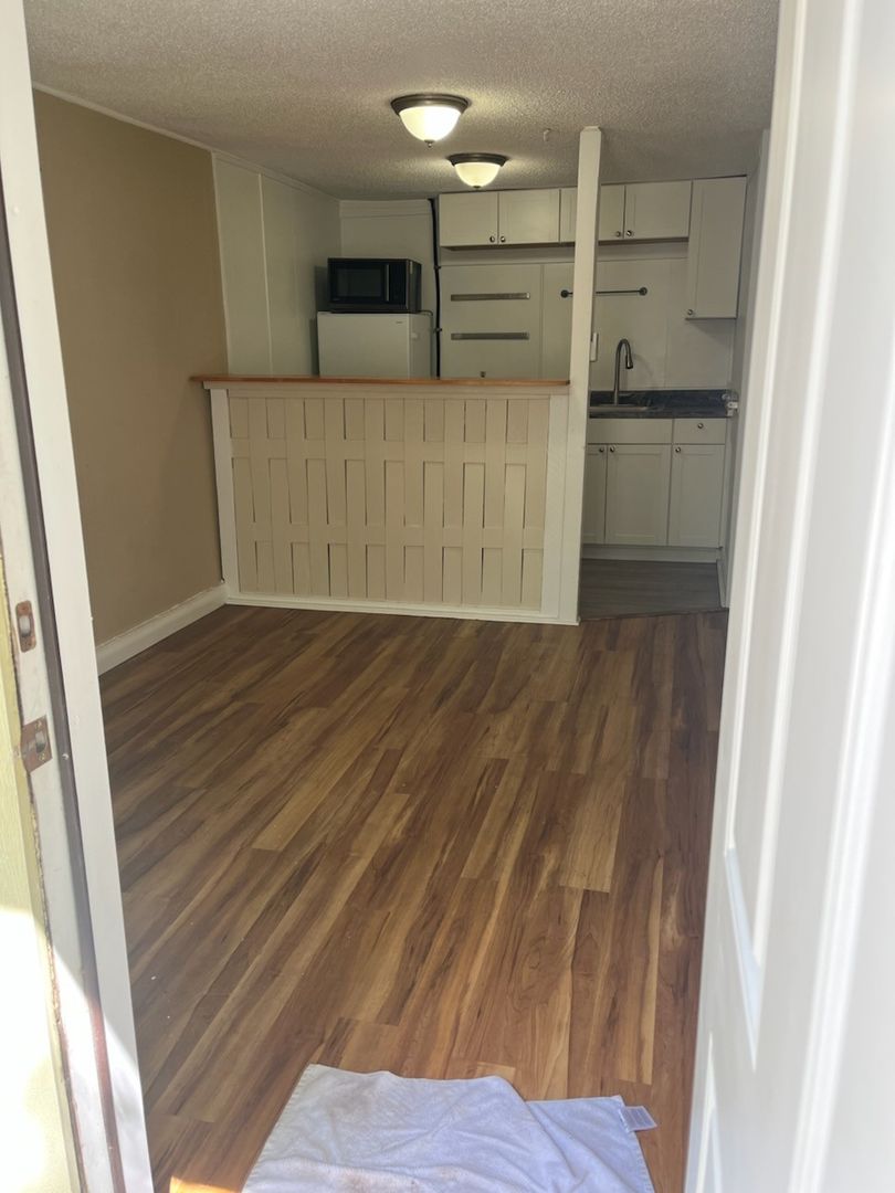 Gainesville House: 17 SW 24th Street Unit B