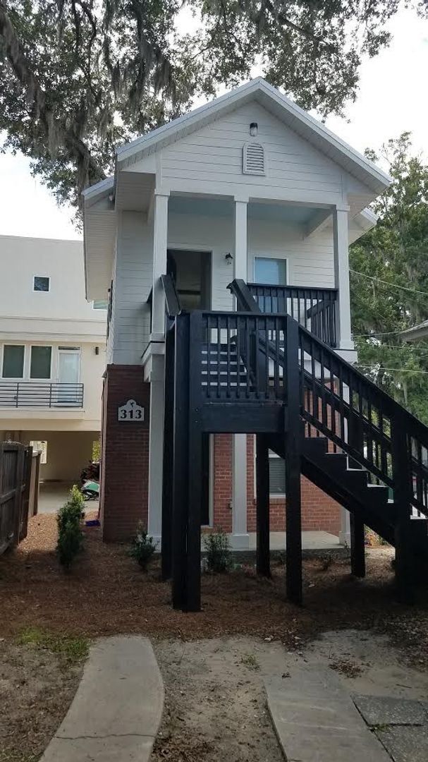 Gainesville House: 313 SW 12th Street