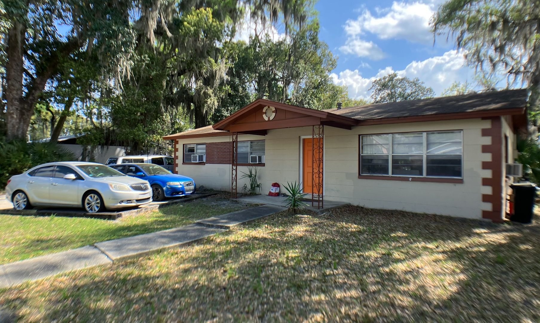 Gainesville House: 929 NW 7th Avenue