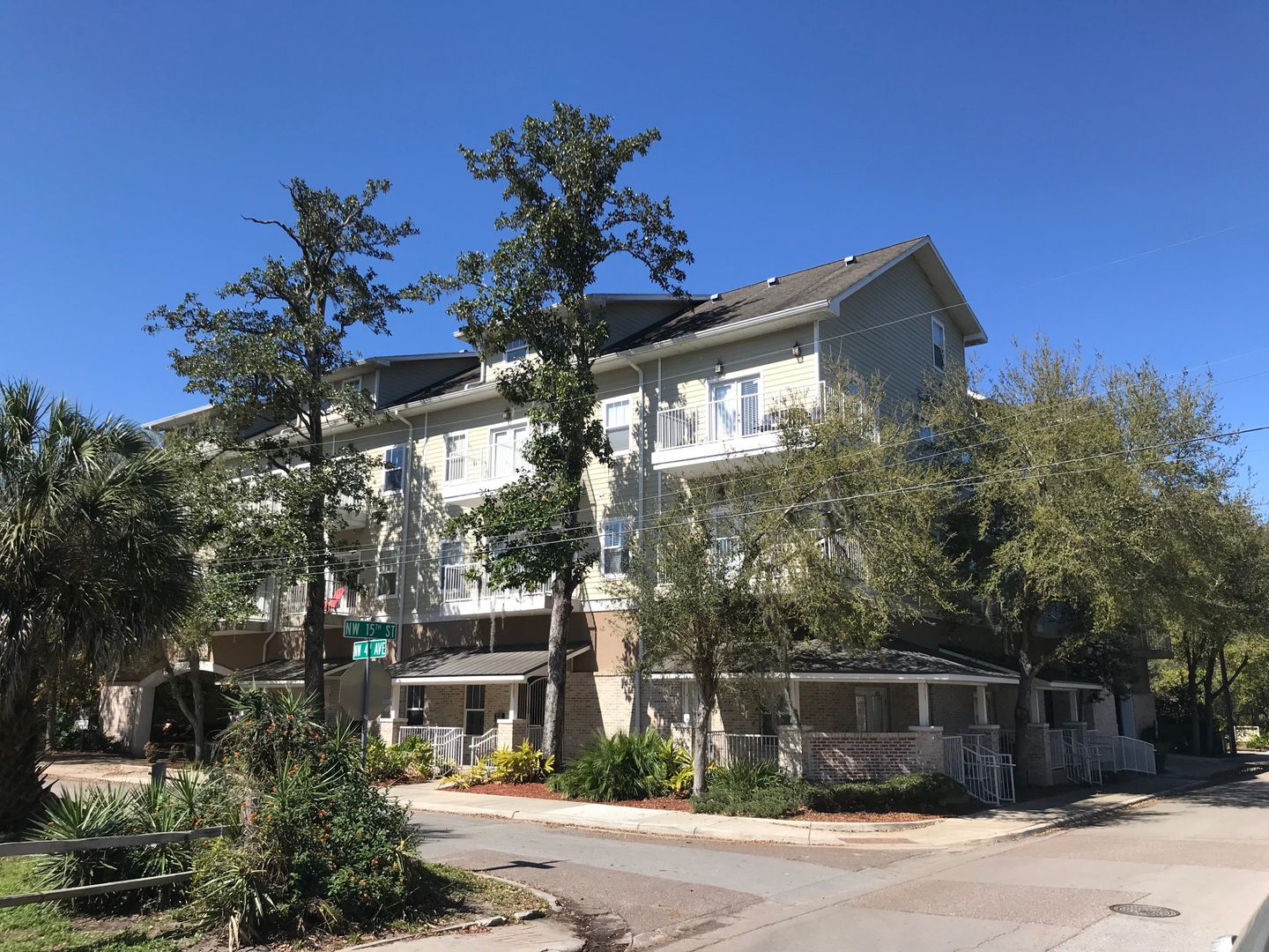 Gainesville House: 1500 NW 4th Avenue