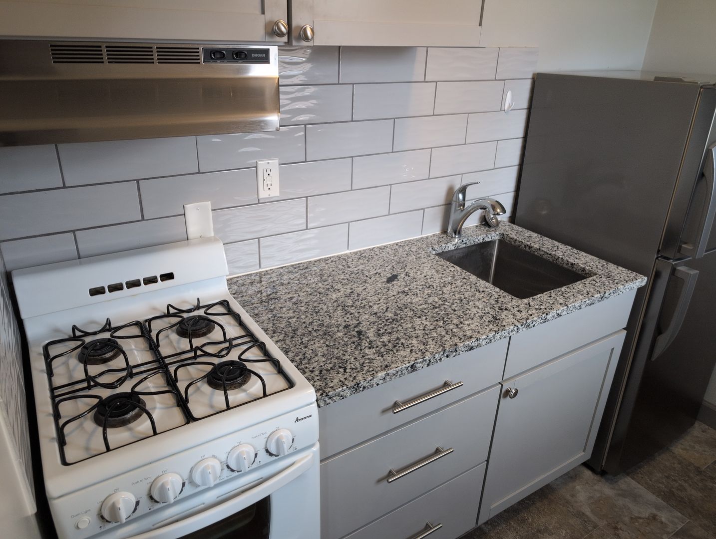 Lincoln Apartment: 4009 Randolph