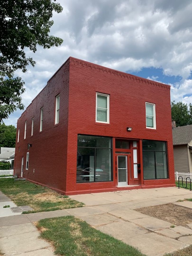 Lincoln Apartment: 1845 S 11