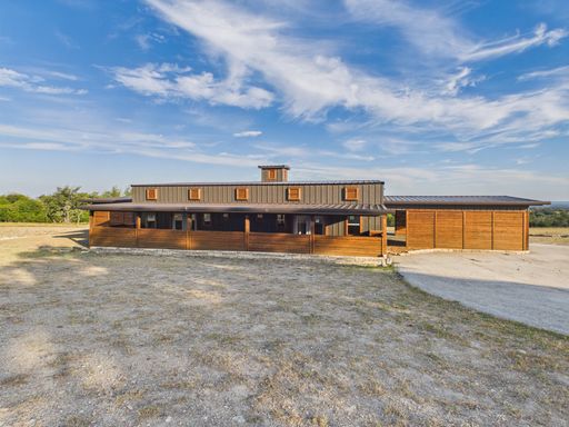 1016 LUCKENBACH-CAIN CITY RD, Fredericksburg, TX 78624
