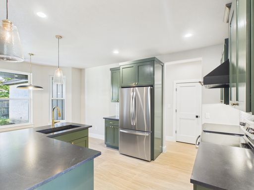110 Parlin, Fredericksburg, TX 78624