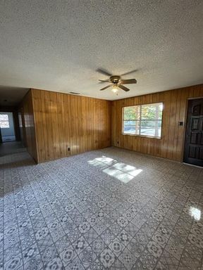 110 West Nimitz Street, Fredericksburg, TX 78624