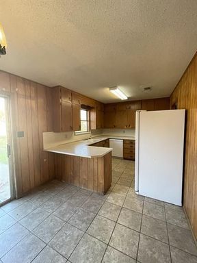 110 West Nimitz Street, Fredericksburg, TX 78624